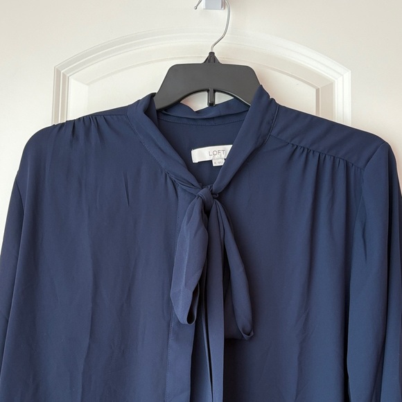 LOFT Navy Blue Tie Front Blouse Size XL - Picture 5 of 8